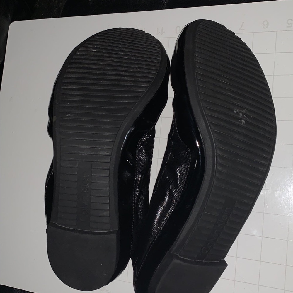 Black Women's Ballet Flats - Picture 6 of 7